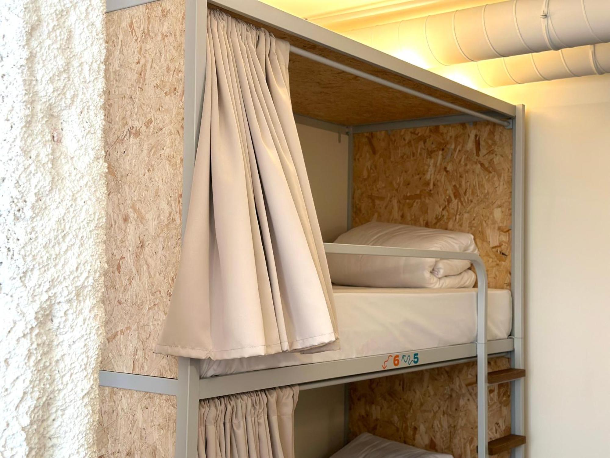 The Loft House Madrid Hostel Bagian luar foto