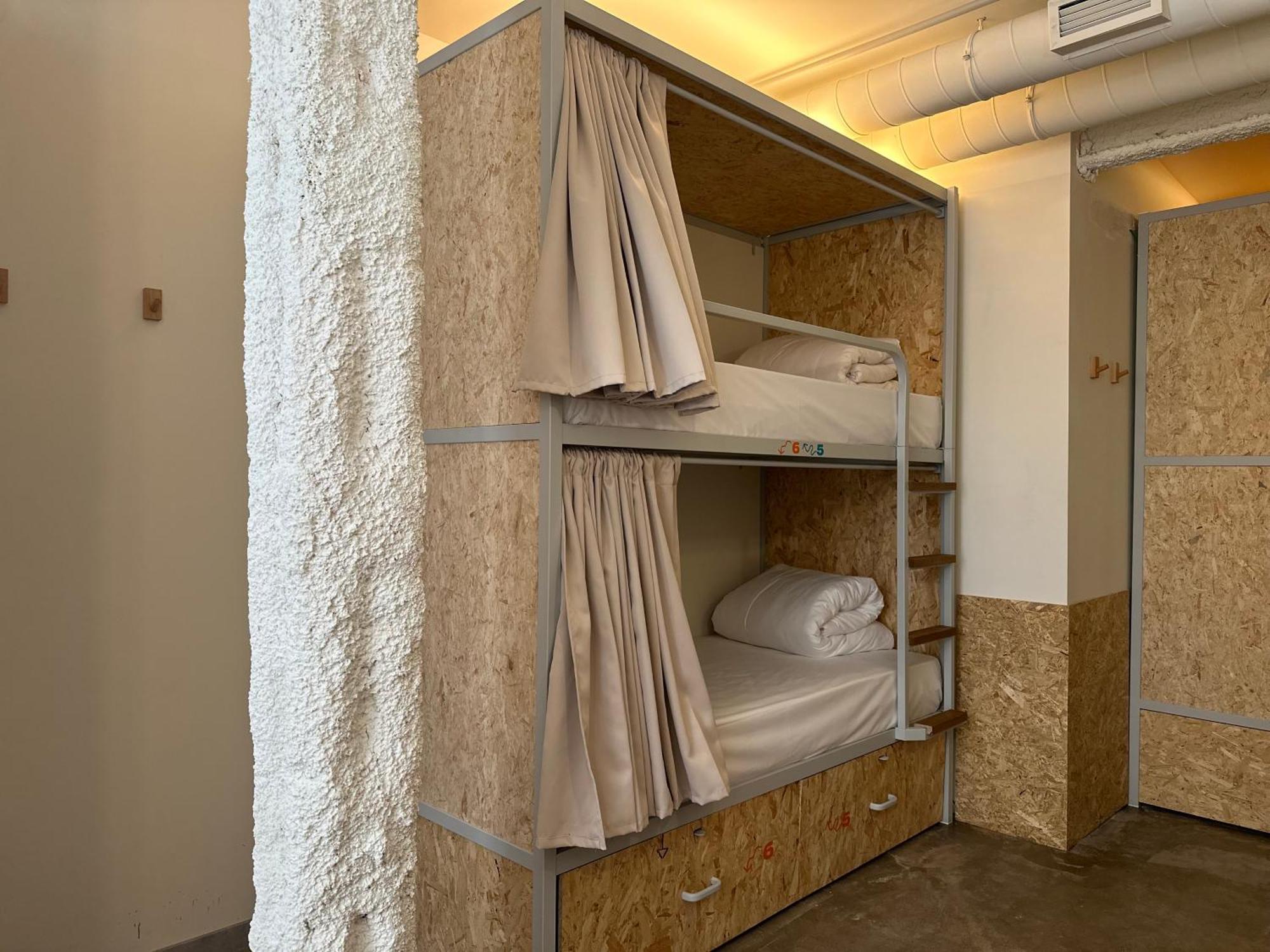 The Loft House Madrid Hostel Bagian luar foto