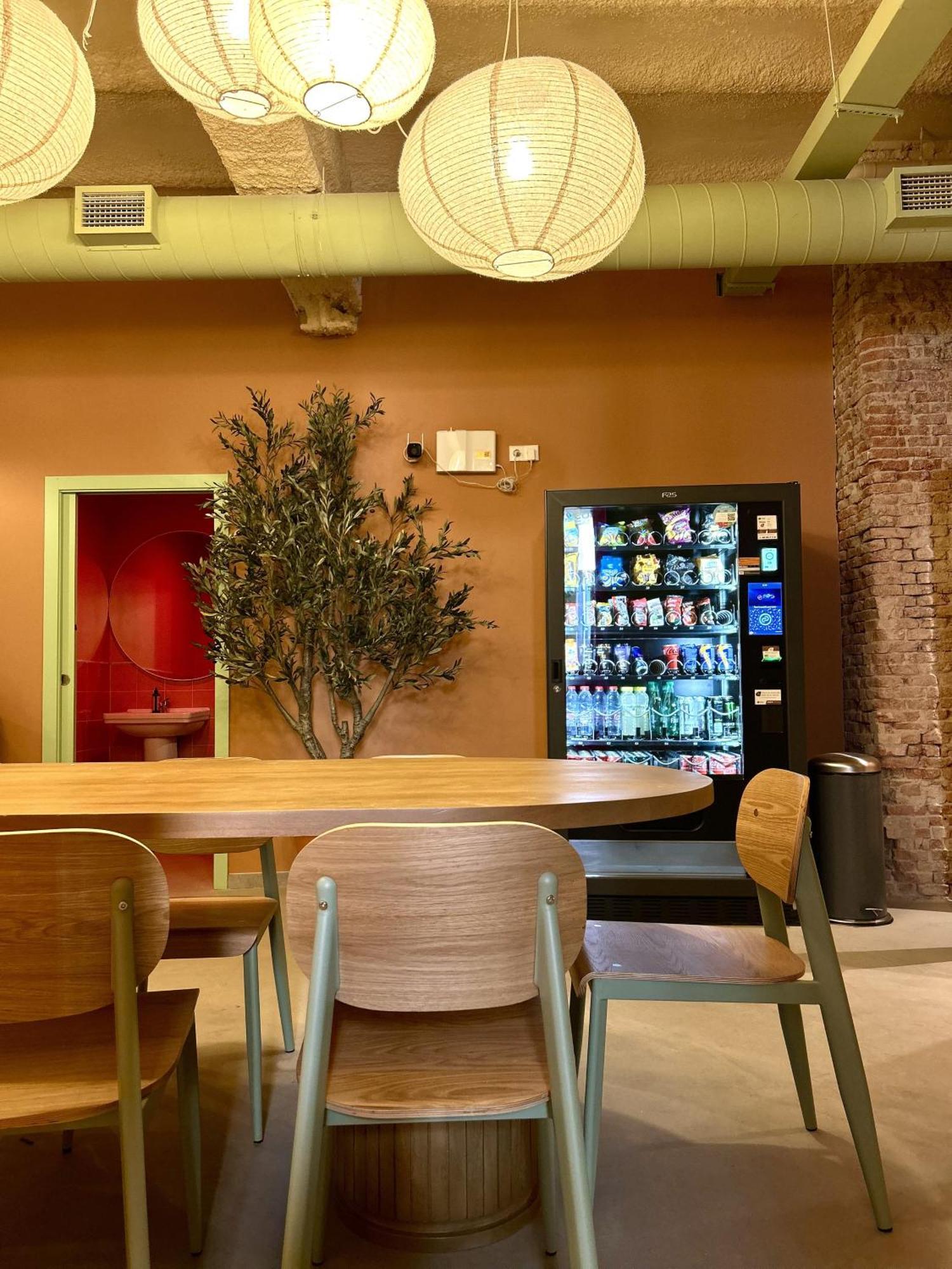 The Loft House Madrid Hostel Bagian luar foto