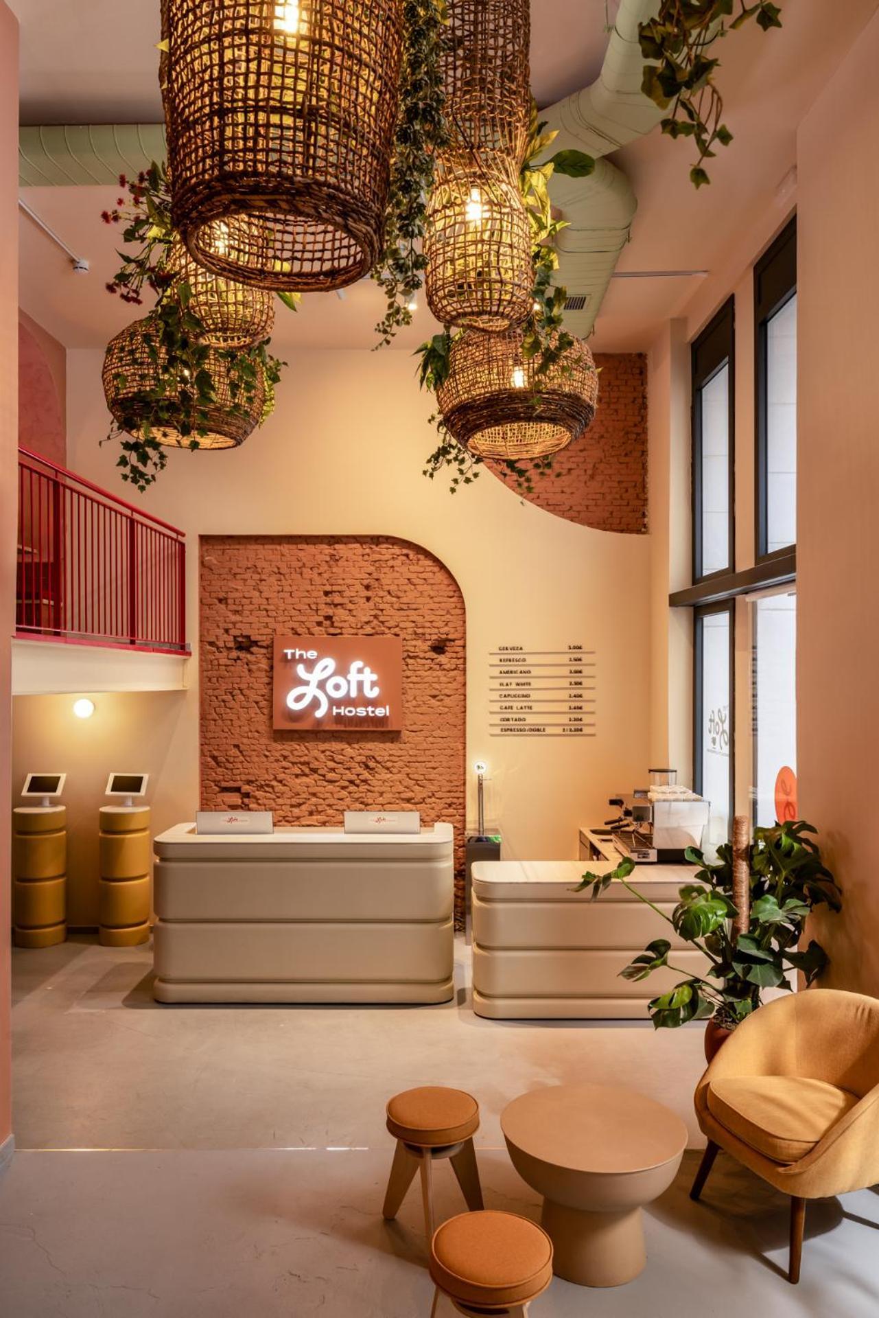 The Loft House Madrid Hostel Bagian luar foto