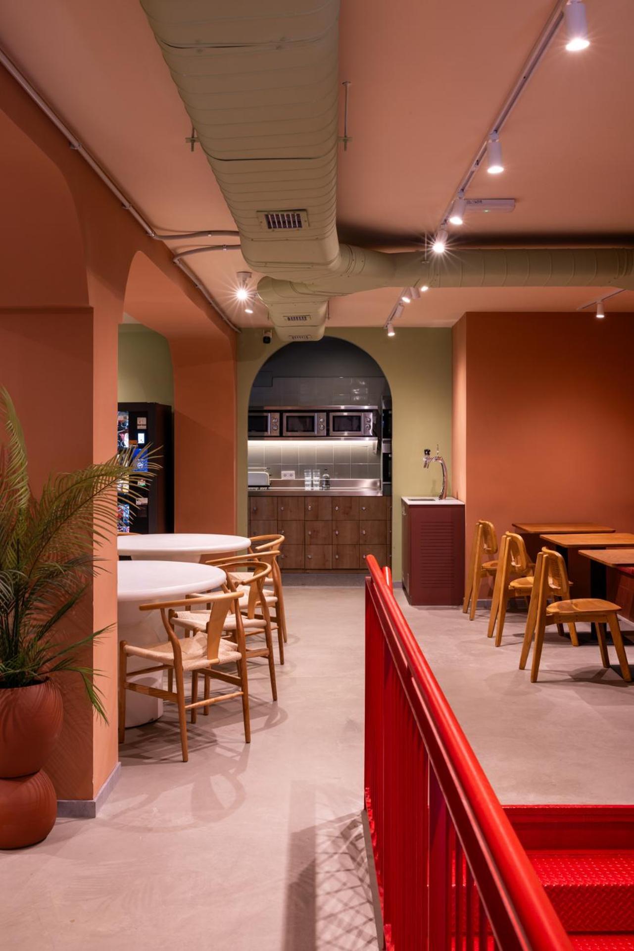 The Loft House Madrid Hostel Bagian luar foto
