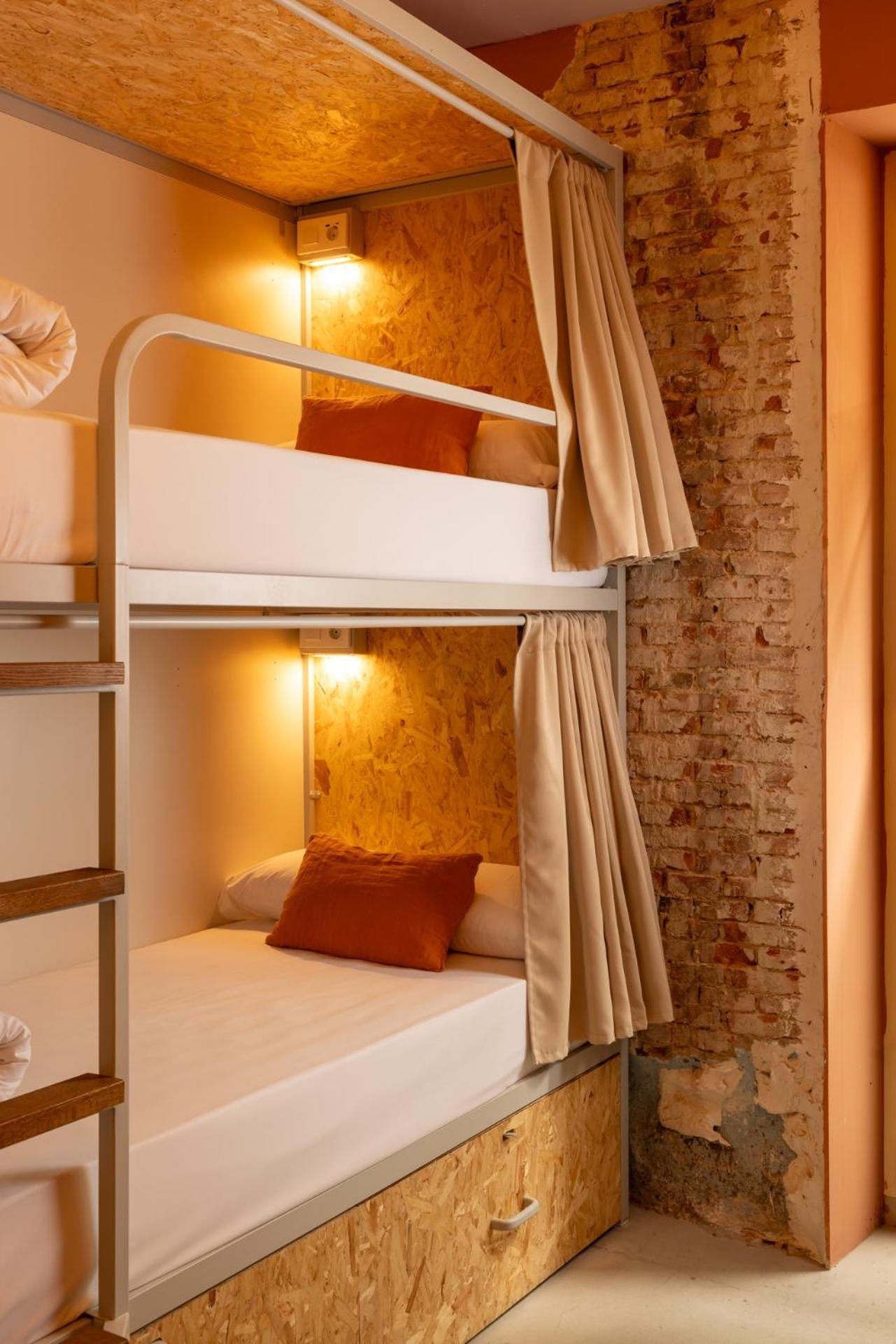 The Loft House Madrid Hostel Bagian luar foto
