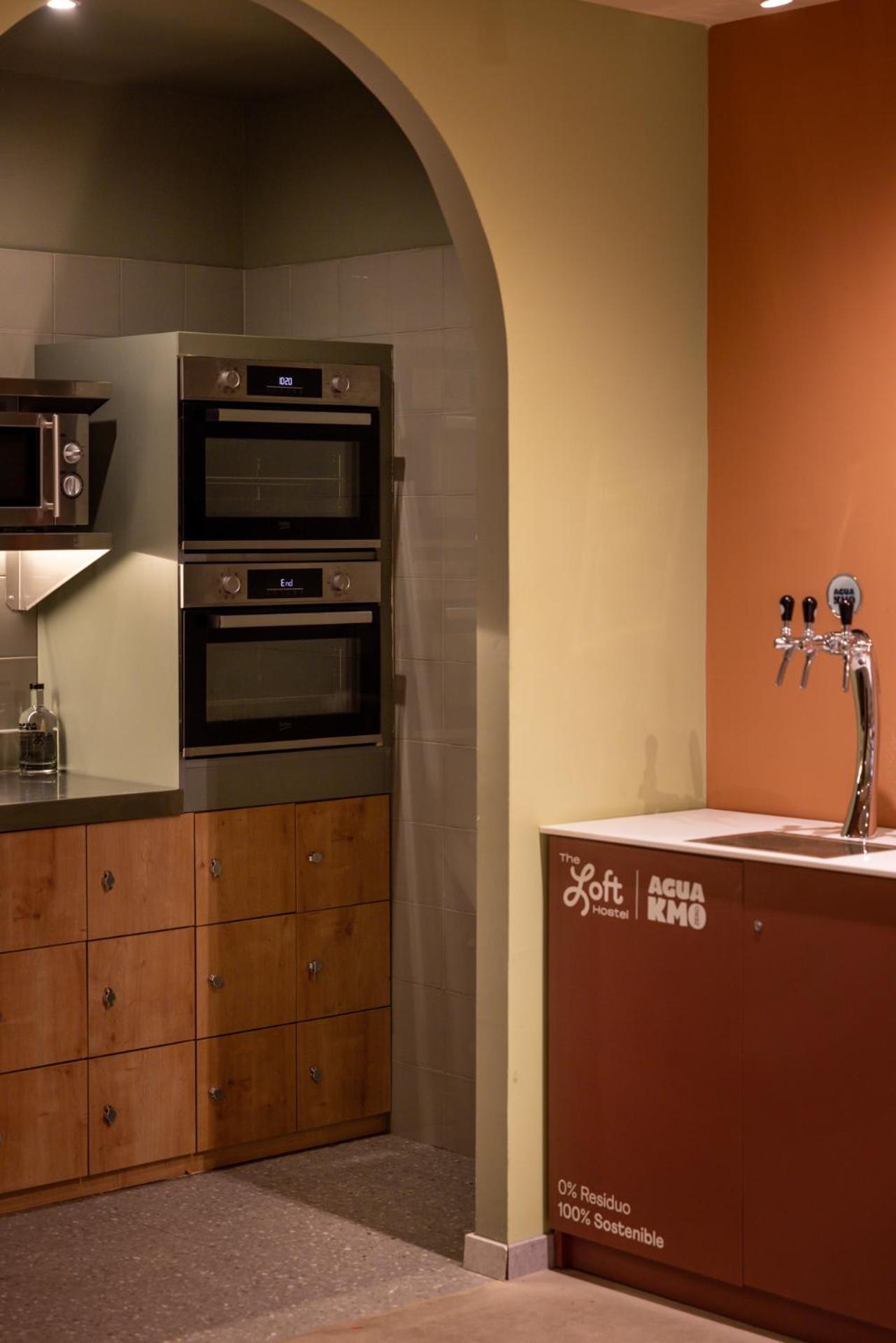 The Loft House Madrid Hostel Bagian luar foto