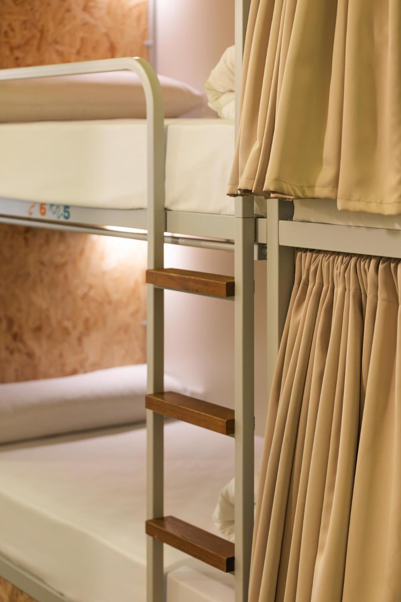 The Loft House Madrid Hostel Bagian luar foto