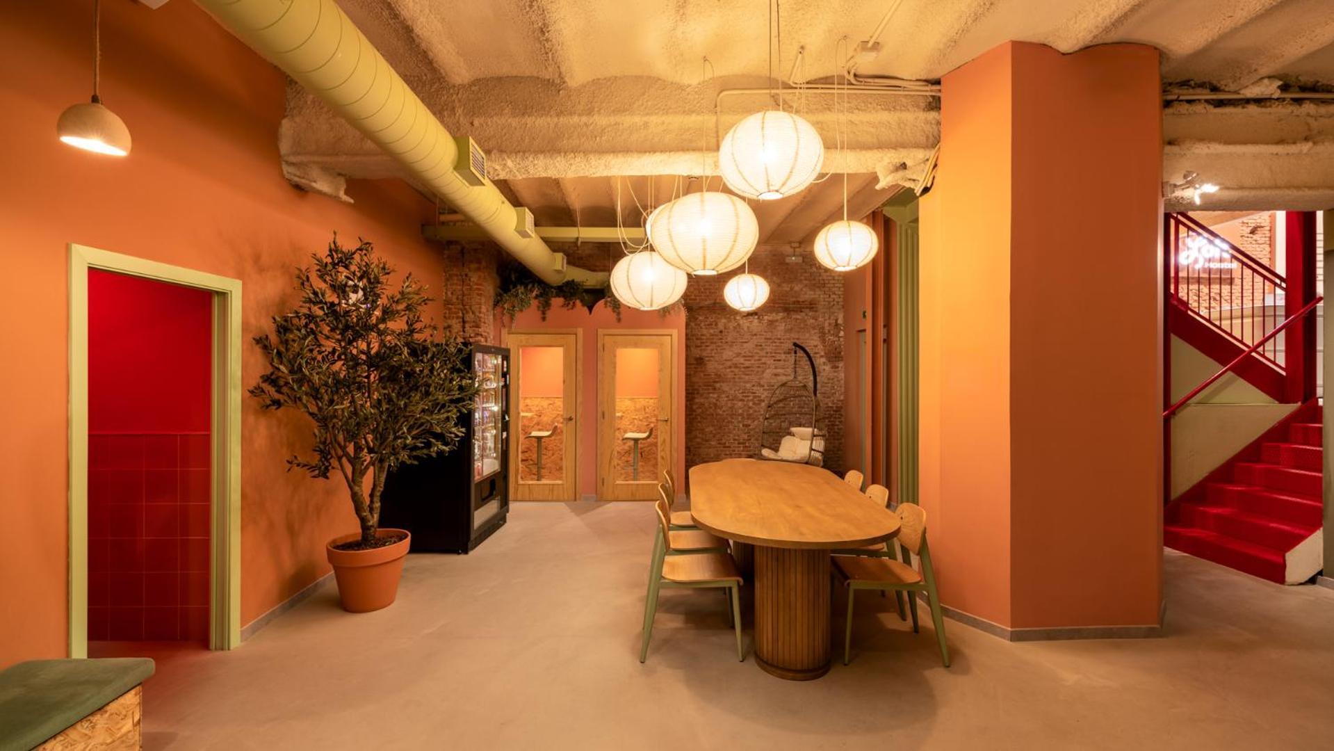 The Loft House Madrid Hostel Bagian luar foto