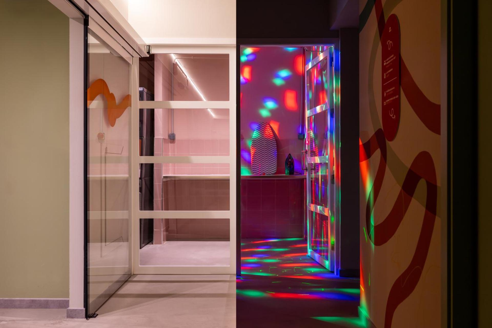The Loft House Madrid Hostel Bagian luar foto