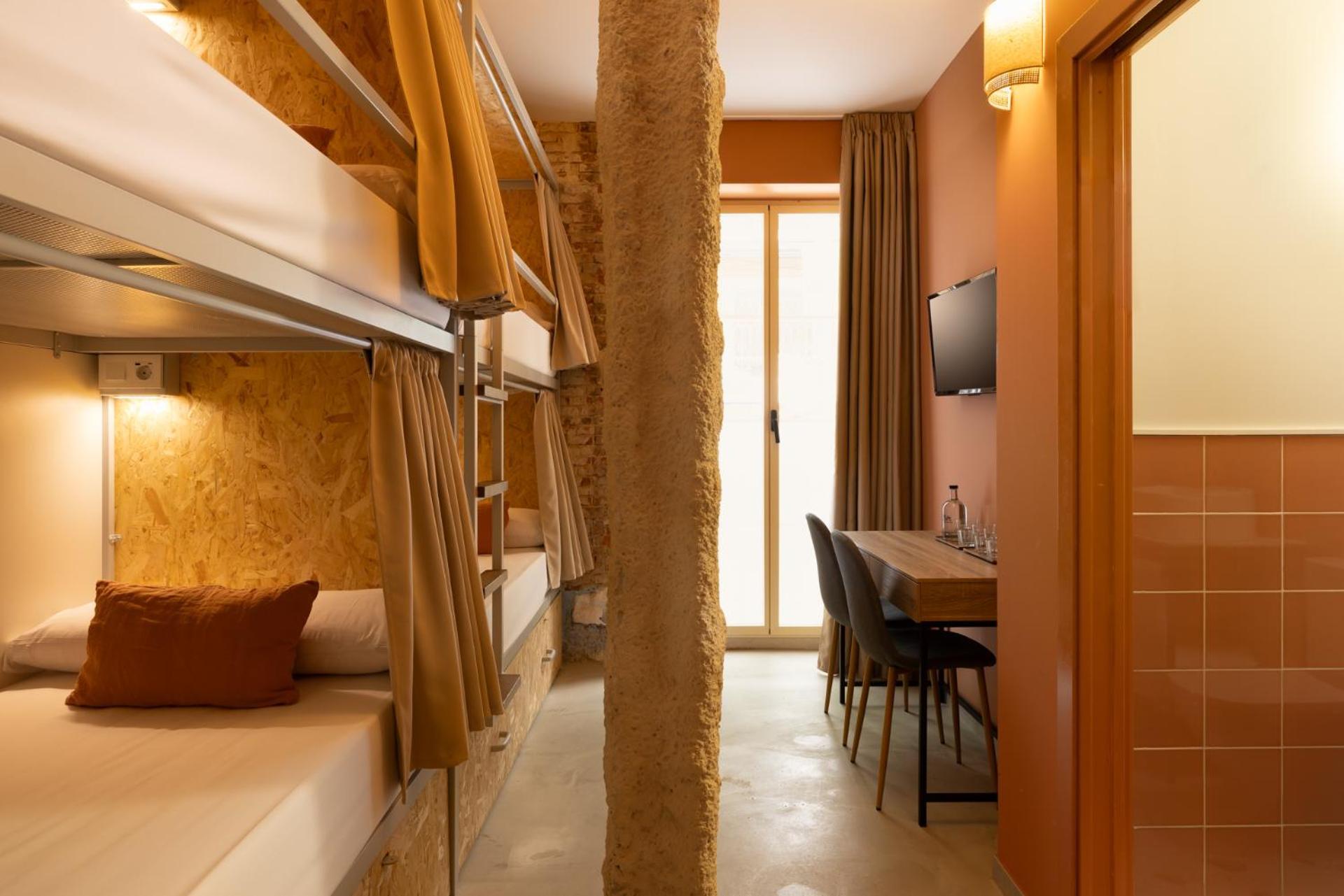 The Loft House Madrid Hostel Bagian luar foto
