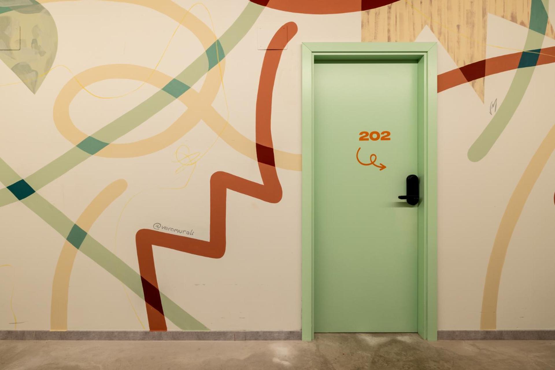 The Loft House Madrid Hostel Bagian luar foto