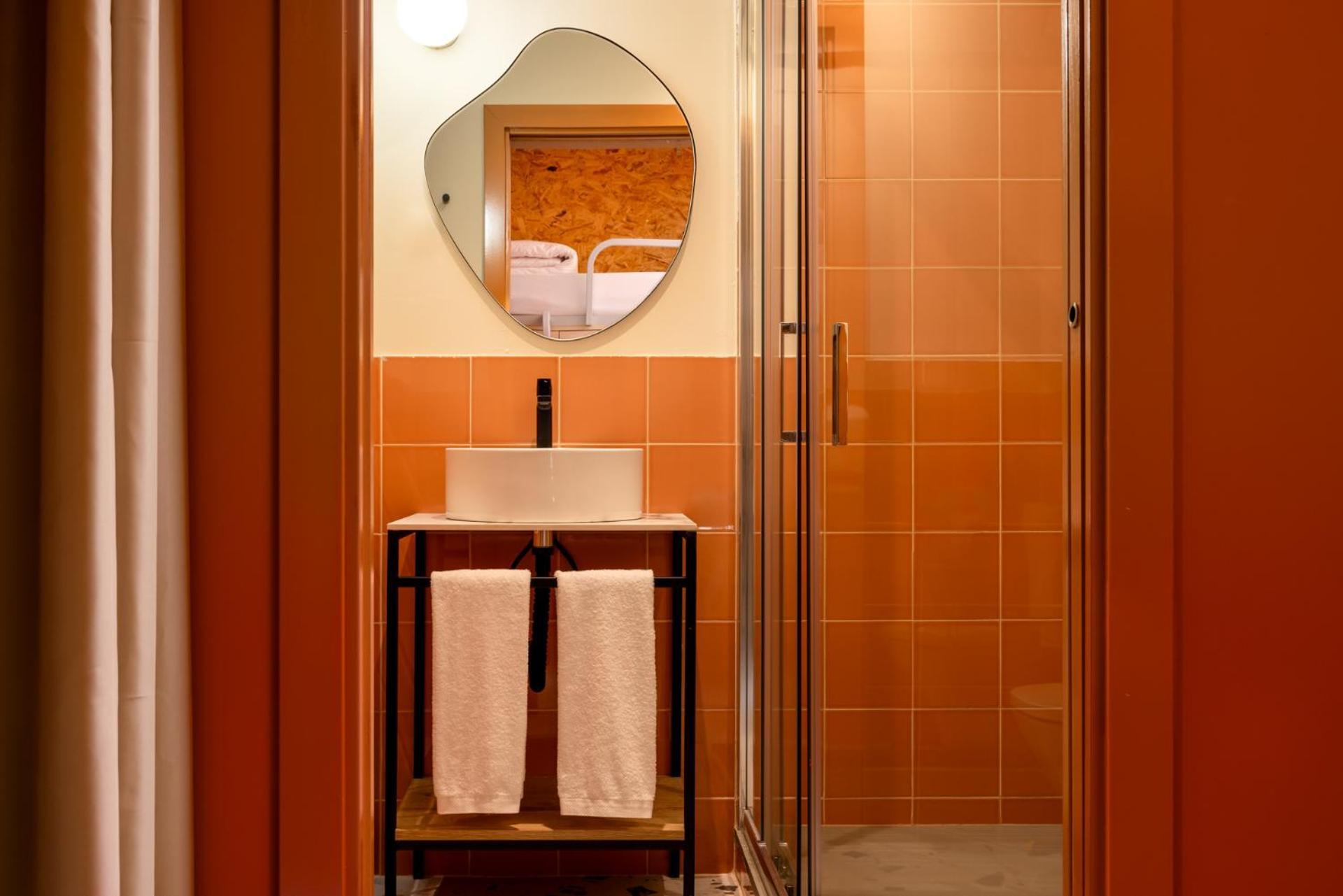The Loft House Madrid Hostel Bagian luar foto